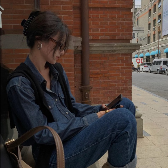 Bold Croissant Hoops Earrings - Picture 9 of 11